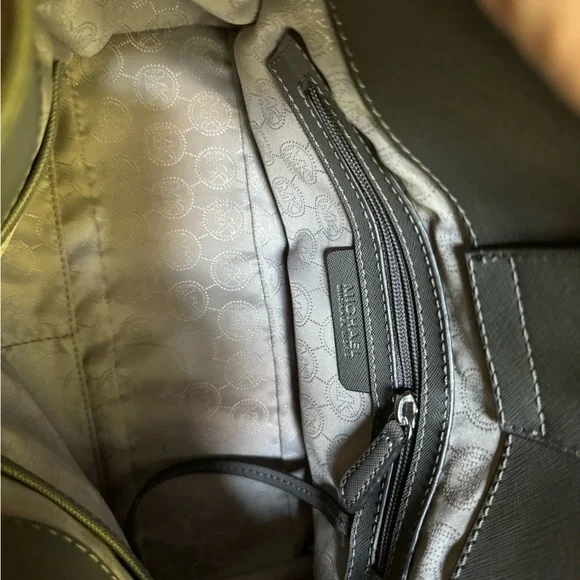 Michael Kors Authentic Michael Kors Grey Lock & Key Purse - Picture 6 of 15